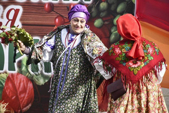 Шуйская администрация угостила горожан капустным пирогом